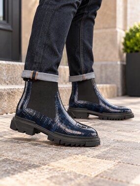 Girotti Men's Leather Chunky Sole Croc Embossed Ankle Chelsea Boots Sz 42